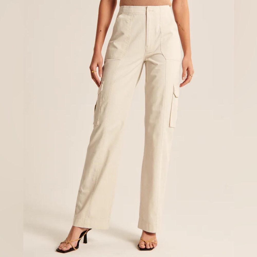 Abercrombie and Fitch Relaxed High Rise Cargo Pants